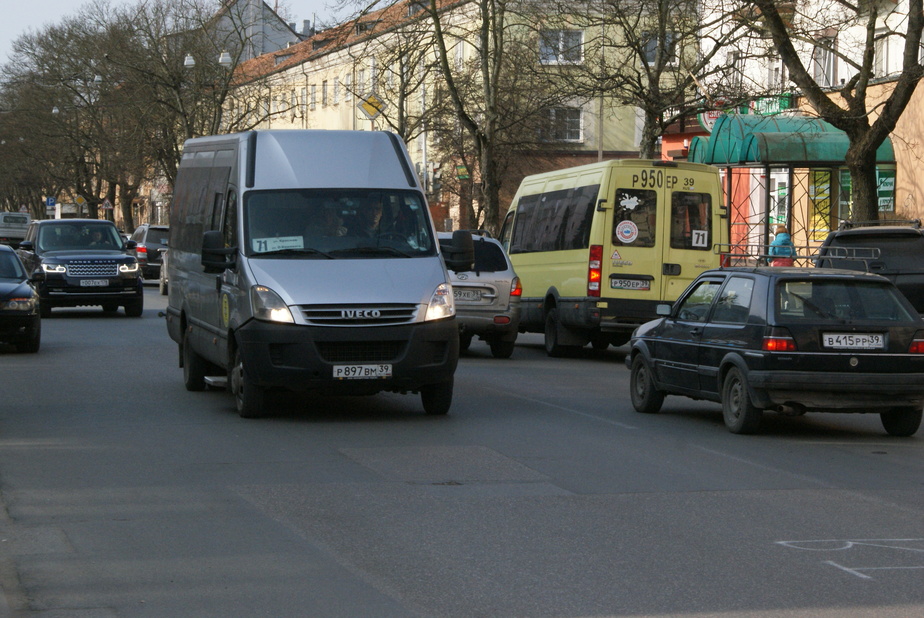В Калининграде продолжают ездить отмененные маршрутки и автобусы - Новости Калининграда
