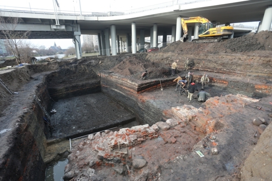 Фото откопанных зданий в городах