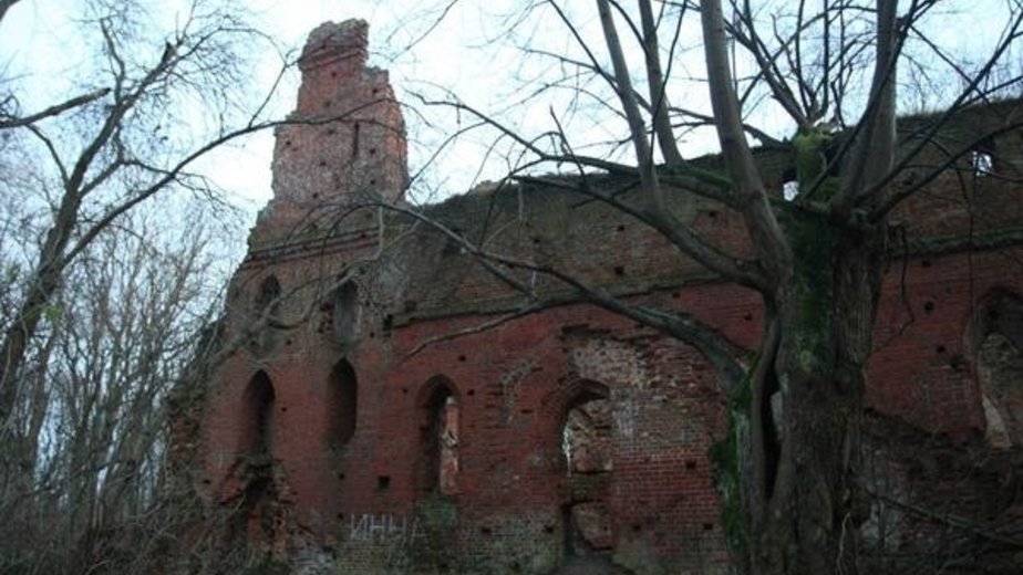 Руины замка Бальга обнесли забором - Новости Калининграда | Архив "Клопс" Руины замка Бальга обнесли забором - Новости Калининграда | Архив "Клопс"