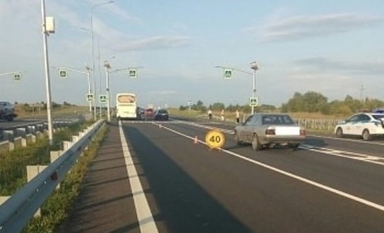 Под Гвардейском возле заправки "Лукойл" автобус сбил пенсионерку - Новости Калининграда | Фото: пресс-служба УМВД России по Калининградской области Под Гвардейском возле заправки "Лукойл" автобус сбил пенсионерку - Новости Калининграда | Фото: пресс-служба УМВД России по Калининградской области