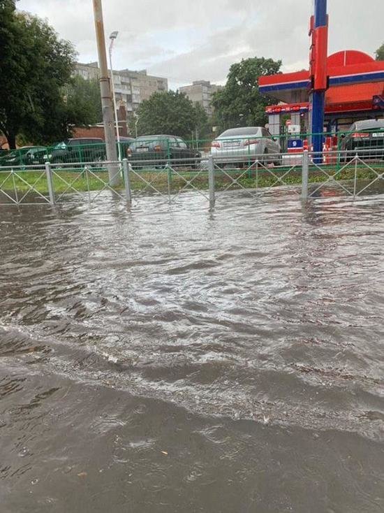 В Калининграде ливень затопил несколько улиц (фото, дополнено) - Новости Калининграда | Фото: очевидец В Калининграде ливень затопил несколько улиц (фото, дополнено) - Новости Калининграда | Фото: очевидец