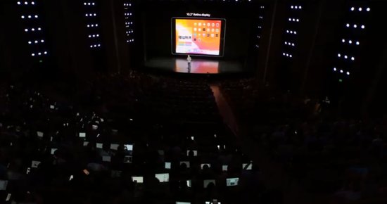 Apple представила новый сервис для игр - Новости Калининграда | Кадр видеозаписи с презентации Apple представила новый сервис для игр - Новости Калининграда | Кадр видеозаписи с презентации