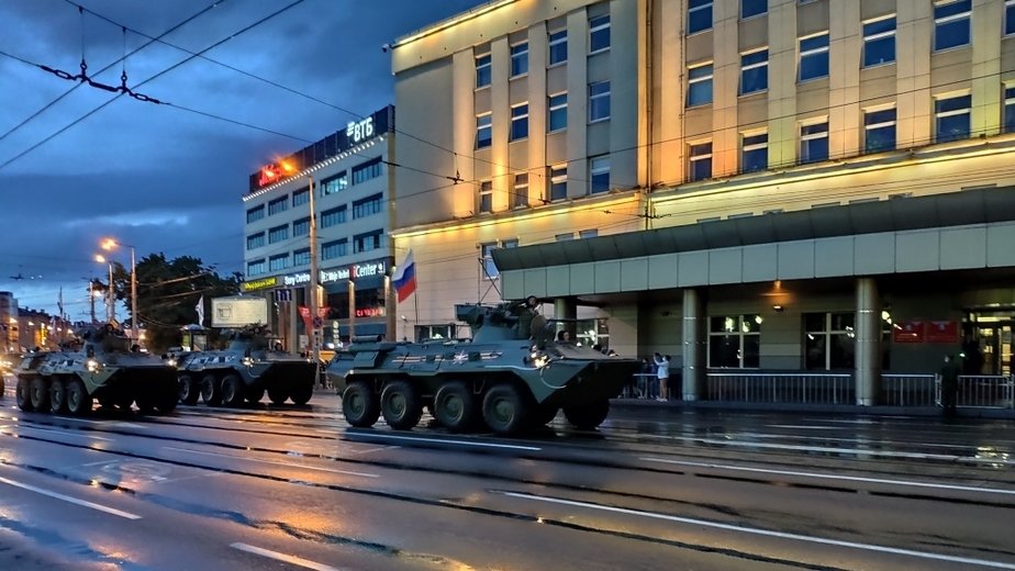 В Калининграде прошла первая ночная репетиция парада Победы (фото) - Новости Калининграда | Фото: пресс-служба ЗВО по Балтийскому флоту В Калининграде прошла первая ночная репетиция парада Победы (фото) - Новости Калининграда | Фото: пресс-служба ЗВО по Балтийскому флоту
