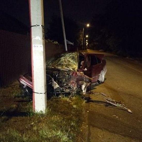 В Калининграде водитель BMW въехал в дерево и сбежал, пострадал 15-летний подросток - Новости Калининграда | Фото: пресс-служба УМВД России по Калининградской области В Калининграде водитель BMW въехал в дерево и сбежал, пострадал 15-летний подросток - Новости Калининграда | Фото: пресс-служба УМВД России по Калининградской области