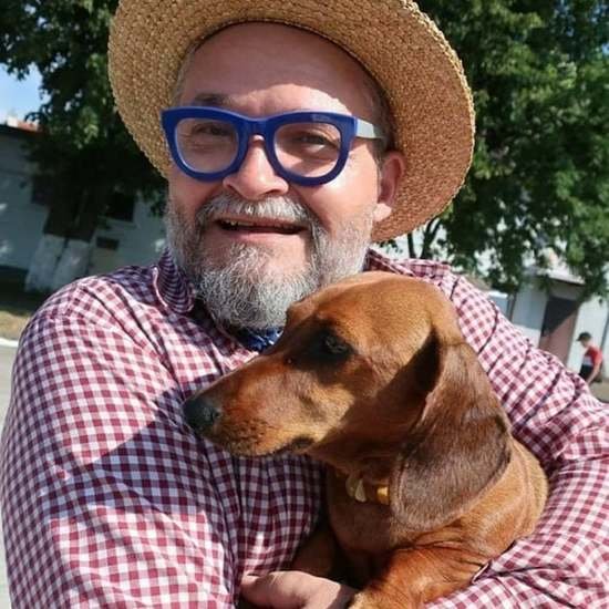 Влюбила в себя туристов и носит ожерелье: как живёт рыжая такса Чапа с Балтийской косы (фото) - Новости Калининграда | Фото предоставил Юрий Масин Влюбила в себя туристов и носит ожерелье: как живёт рыжая такса Чапа с Балтийской косы (фото) - Новости Калининграда | Фото предоставил Юрий Масин