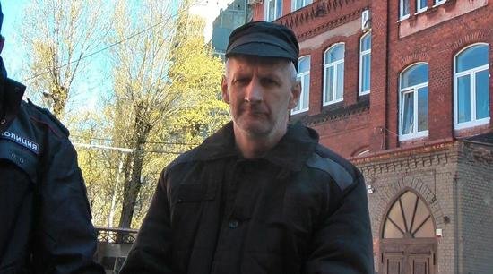 История жестоких убийств Юрия Савина в новом эпизоде "ПодкаСТ.105 — Приговор на пожизненное" - Новости Калининграда | Кадр оперативного видео / Юрий Савин на следственном эксперименте История жестоких убийств Юрия Савина в новом эпизоде "ПодкаСТ.105 — Приговор на пожизненное" - Новости Калининграда | Кадр оперативного видео / Юрий Савин на следственном эксперименте
