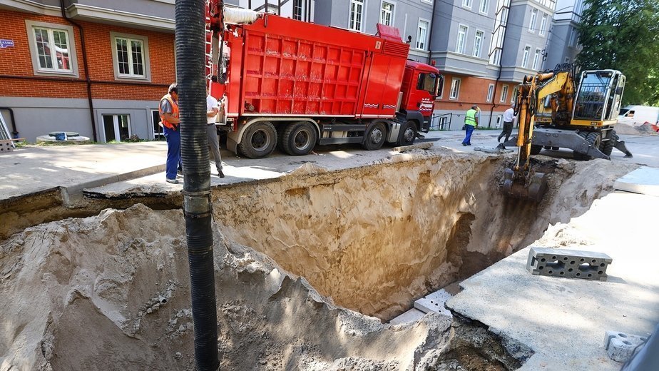 Барнаул машина провалилась