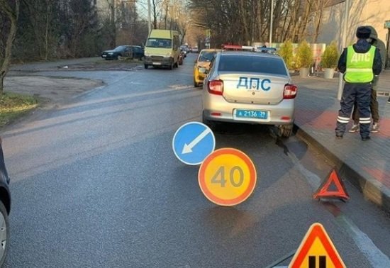 В Калининграде женщина-пешеход нарушила ПДД и попала под машину - Новости Калининграда | Фото: пресс-служба УМВД России по Калининградской области В Калининграде женщина-пешеход нарушила ПДД и попала под машину - Новости Калининграда | Фото: пресс-служба УМВД России по Калининградской области