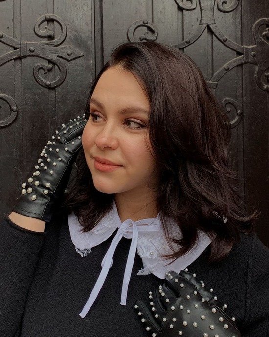 Стилист рассказала, как калининградкам одеться в новогоднюю ночь - Новости Калининграда | На фото: трендовый аксессуар — накладной воротник | Фото: личный архив героини публикации Стилист рассказала, как калининградкам одеться в новогоднюю ночь - Новости Калининграда | На фото: трендовый аксессуар — накладной воротник | Фото: личный архив героини публикации