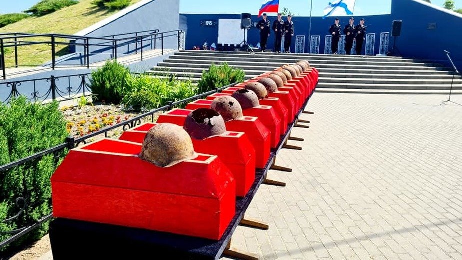 В Калининградской области перезахоронили останки 26 советских бойцов, найденных поисковиками - Новости Калининграда | Фото: Руслан Хисанов /Facebook В Калининградской области перезахоронили останки 26 советских бойцов, найденных поисковиками - Новости Калининграда | Фото: Руслан Хисанов /Facebook