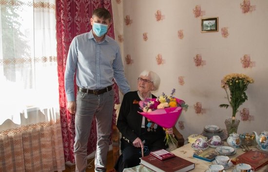 Андрей Кропоткин вручил награды ветеранам становления Калининградской области - Новости Калининграда | фото из официального аккаунта А. Кропоткина Андрей Кропоткин вручил награды ветеранам становления Калининградской области - Новости Калининграда | фото из официального аккаунта А. Кропоткина