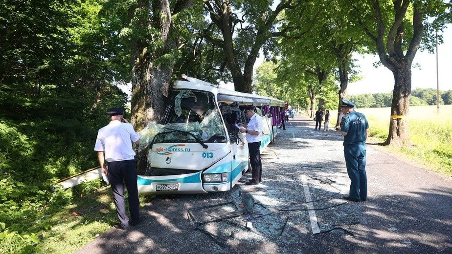 «Он вправо вильнул»: пассажиры и очевидцы — о ДТП с автобусом под Янтарным - Новости Калининграда | Фото: Александр Подгорчук / «Клопс» «Он вправо вильнул»: пассажиры и очевидцы — о ДТП с автобусом под Янтарным - Новости Калининграда | Фото: Александр Подгорчук / «Клопс»