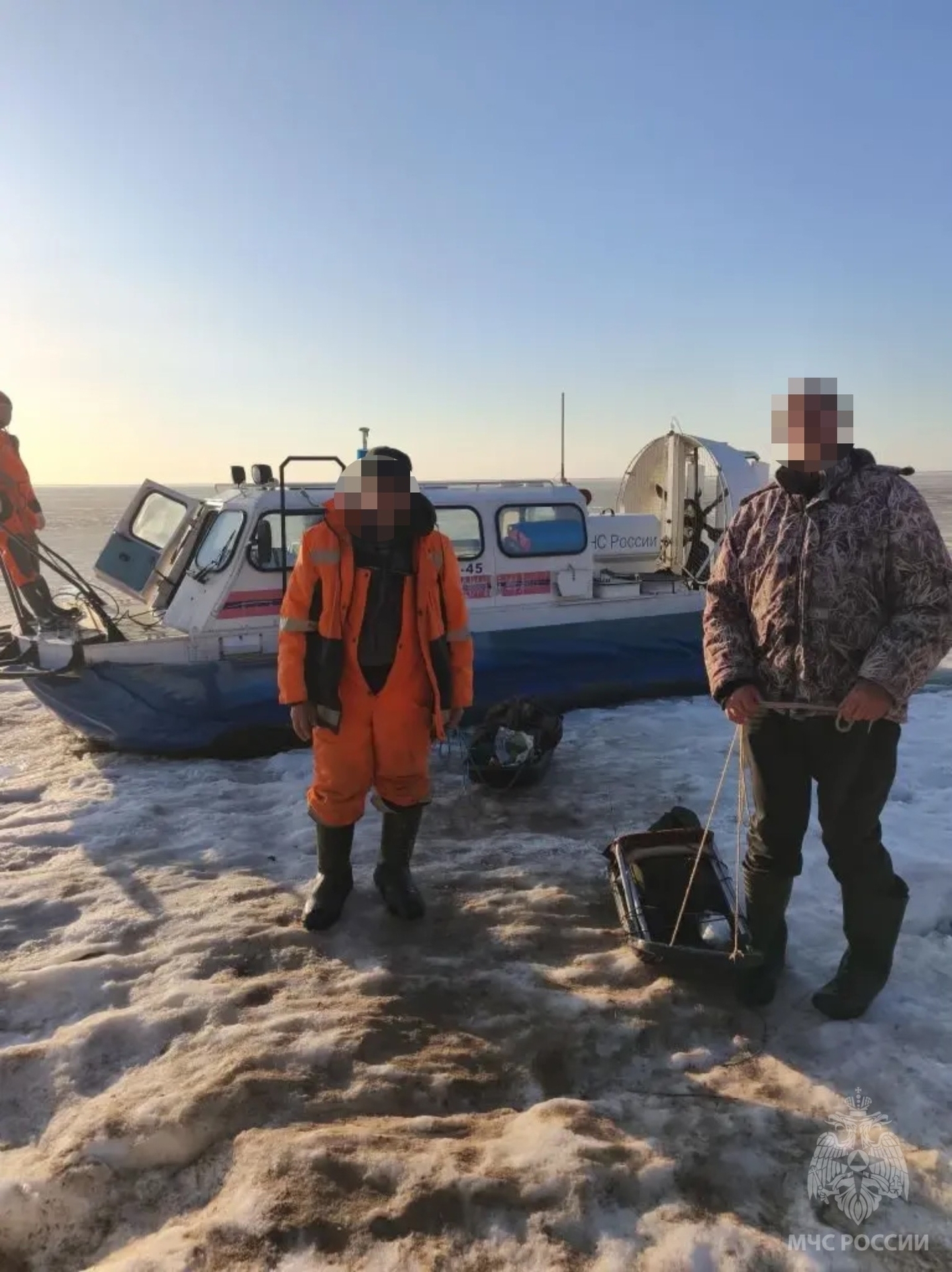 Снятым со льда рыболовам медицинская помощь не понадобилась 