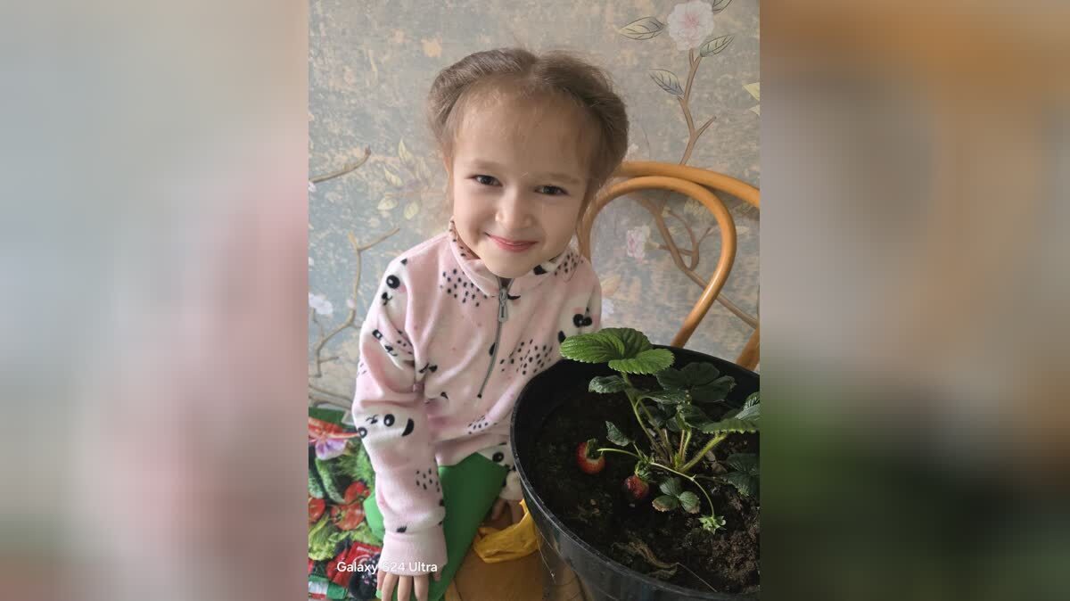 Урожая хватило для маленькой Лизы и её подруги