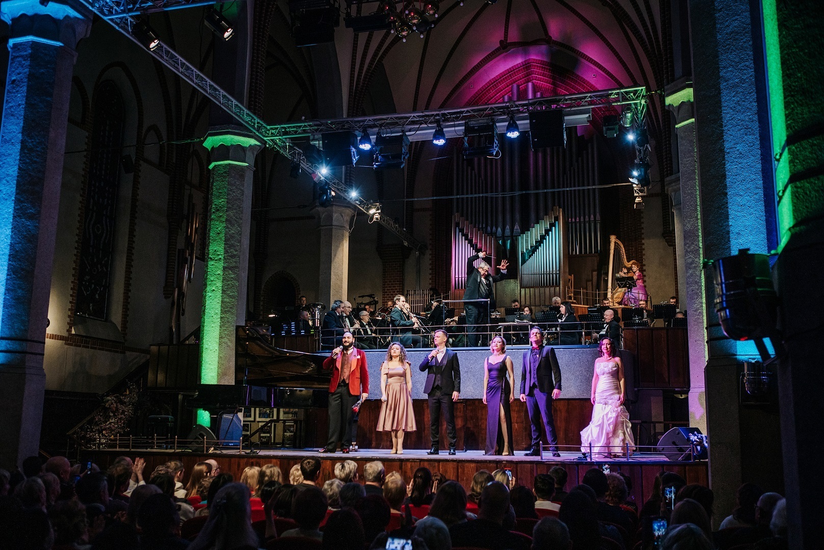 Солисты и Концертный духовой оркестр филармонии