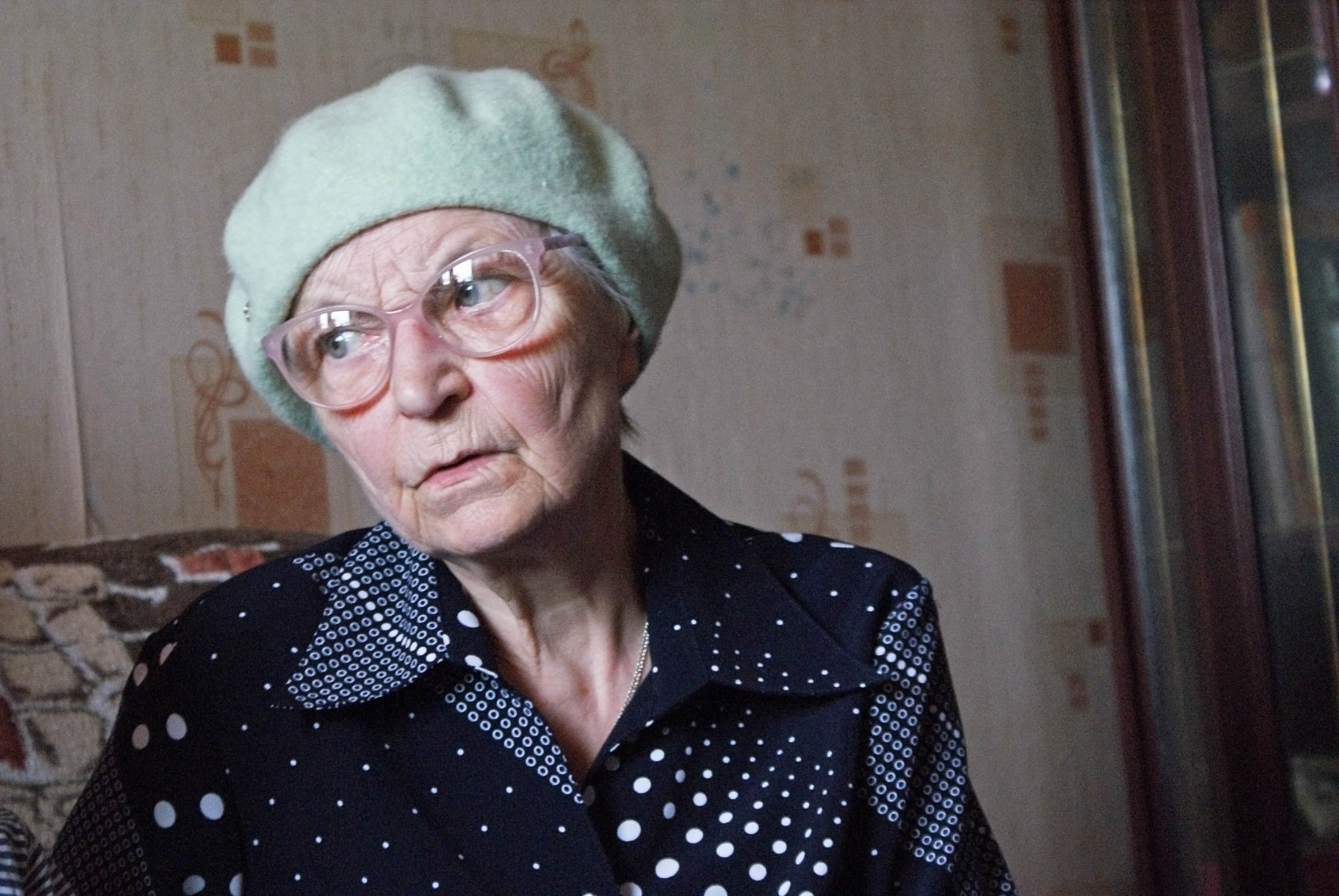 Бабушка полное видео. Старая бабушка. Обычная бабушка. Пенсионерка. Старушка пенсионерка.